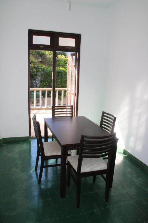 Self Cate Luxury Apartments Tennekumbura Rum bild
